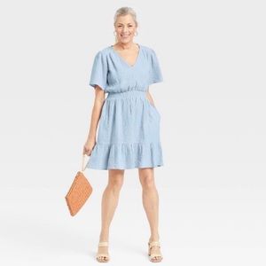 Women’s short sleeve dress L